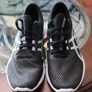 Women's Asics size 7.5 B2